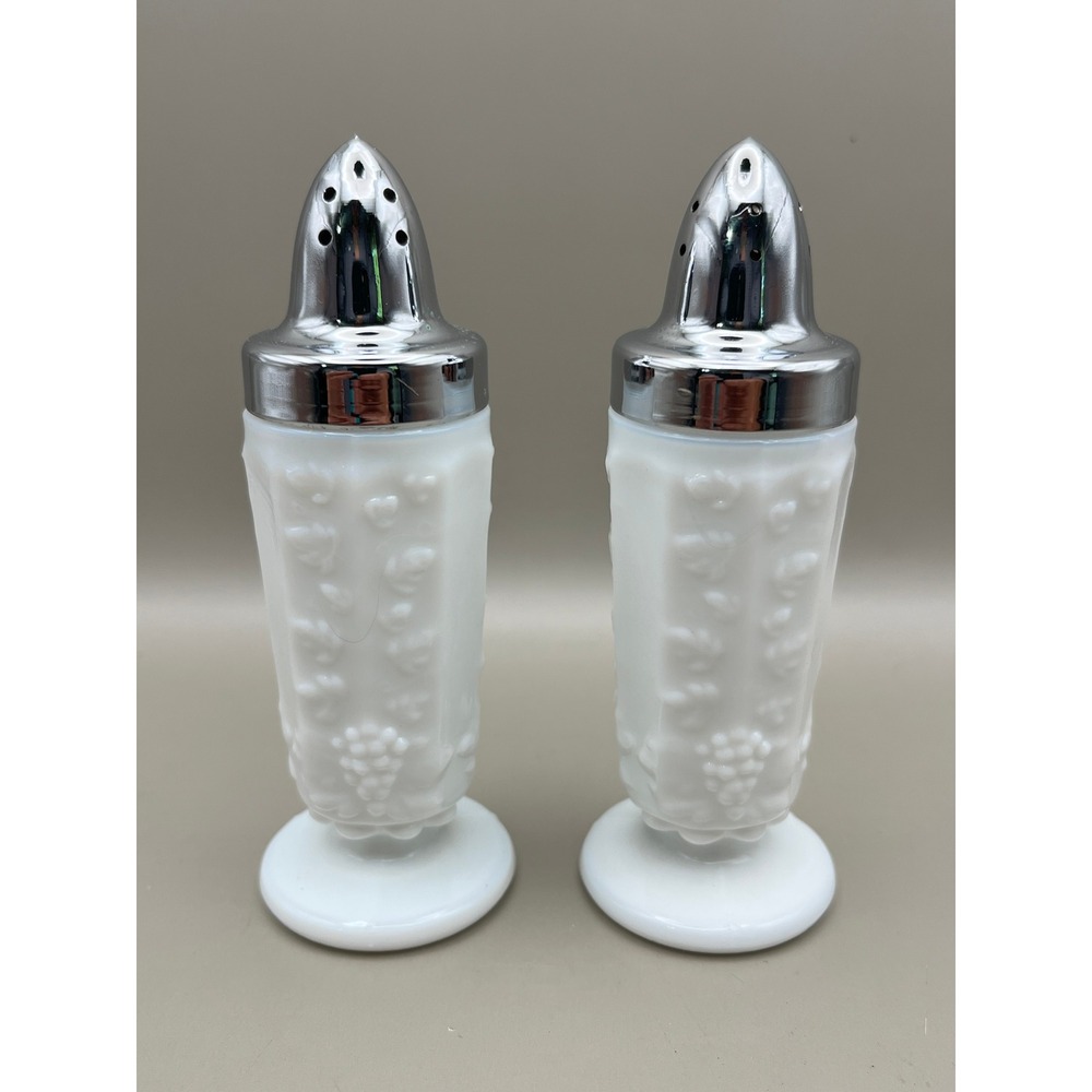 Vtg Westmoreland White Milk Glass Paneled Grape Salt Pepper Shakers Set 4.75"